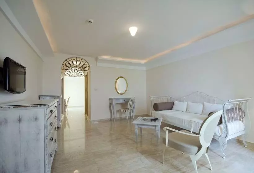 سوییت با چشمانداز دریا, Azimut