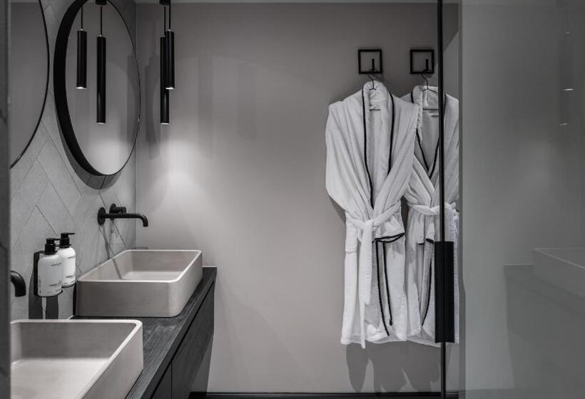 سوییت لوکس, Boutique Hotel The Roosevelt