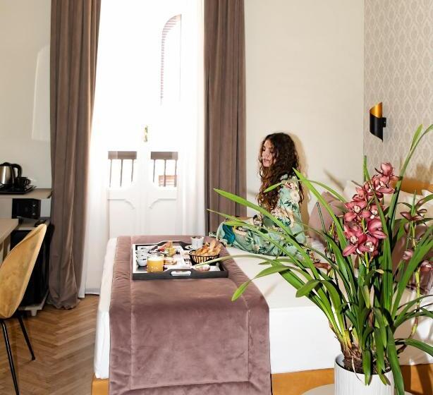 اتاق استاندارد, Caravita