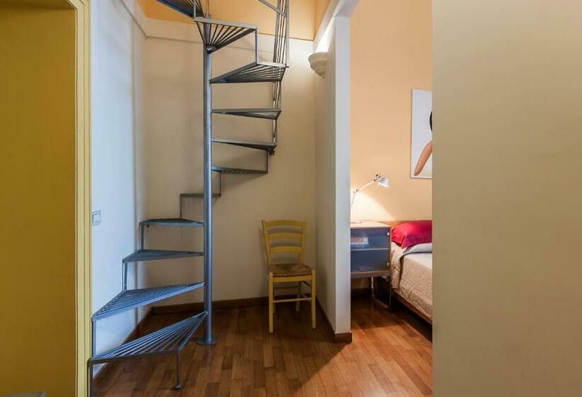 חדר סטנדרט לשלושה, Casa Astarita