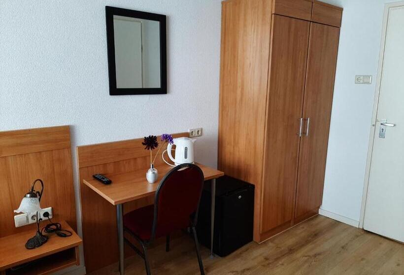 ガーデンビュースタンダードルーム, De Dennen