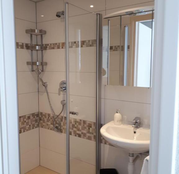 コンフォートルーム, De Dennen