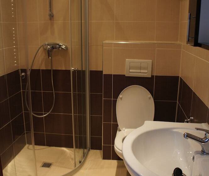 חדר סטנדרט, Erasmus