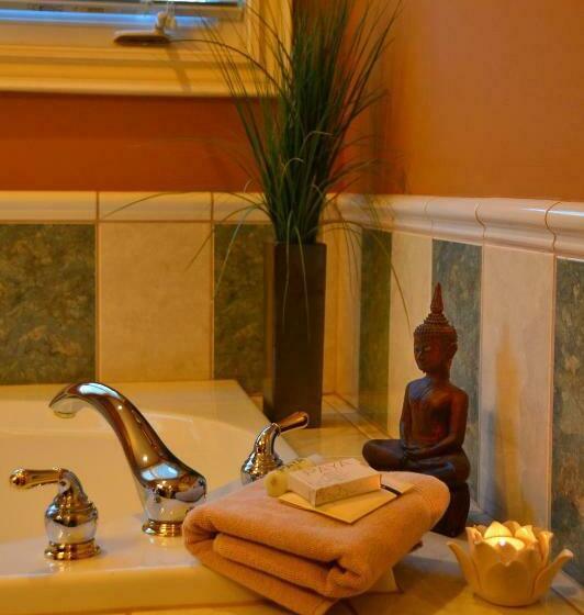 سوئیت با بالکن, Explorer House Bed & Breakfast