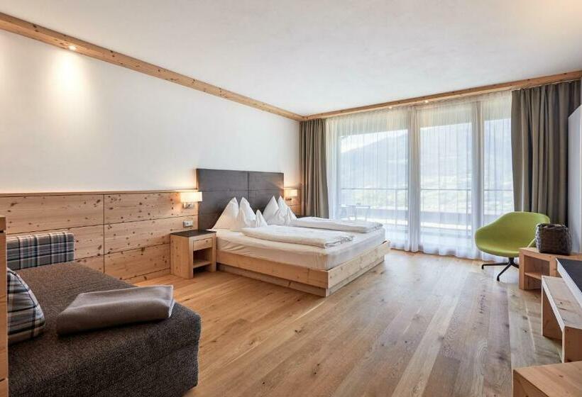 חדר סופריור עם מרפסת, Fischer