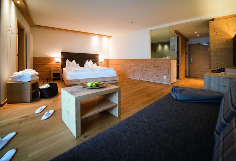 סוויטה משפחתית, Fischer