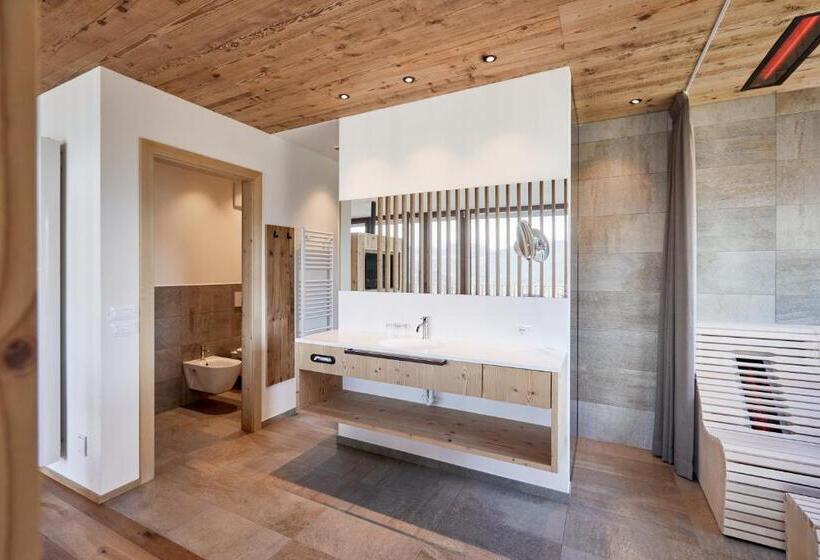 סוויטה, Fischer