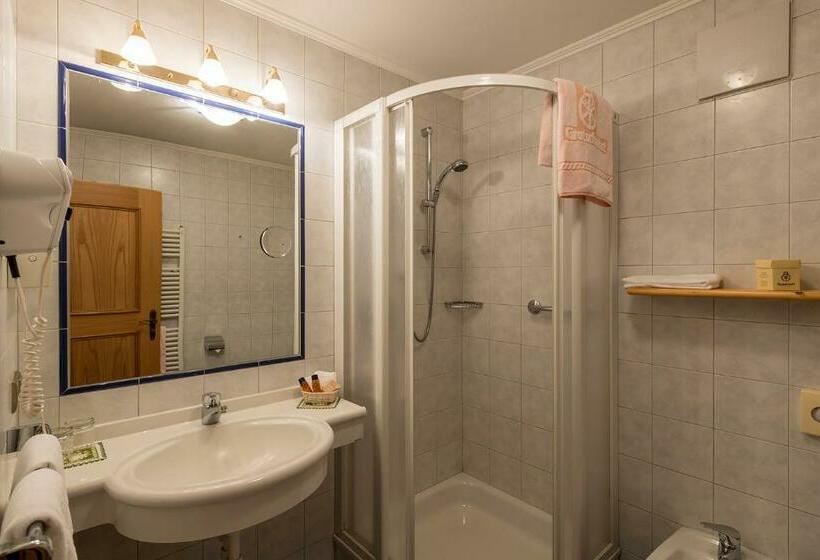 חדר דלוקס, Gratschwirt