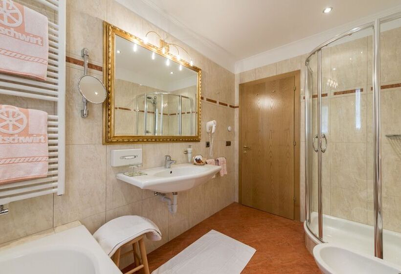 חדר סופריור, Gratschwirt