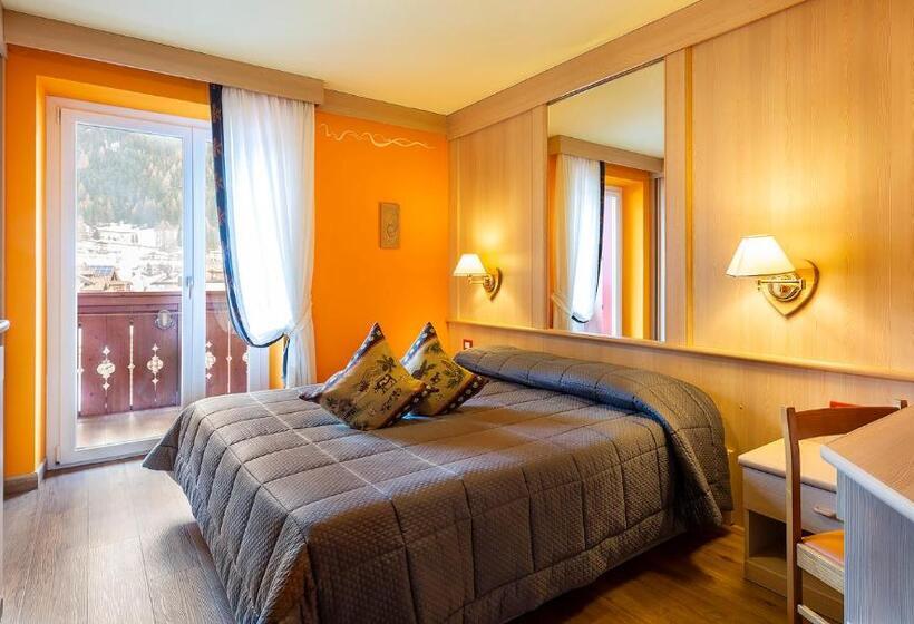 اتاق راحتی, La Serenella