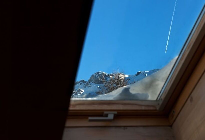 اتاق اکونومی, La Serenella