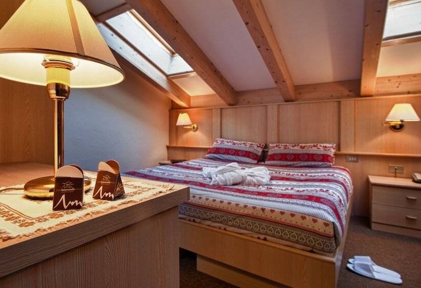 اتاق اکونومی, La Serenella