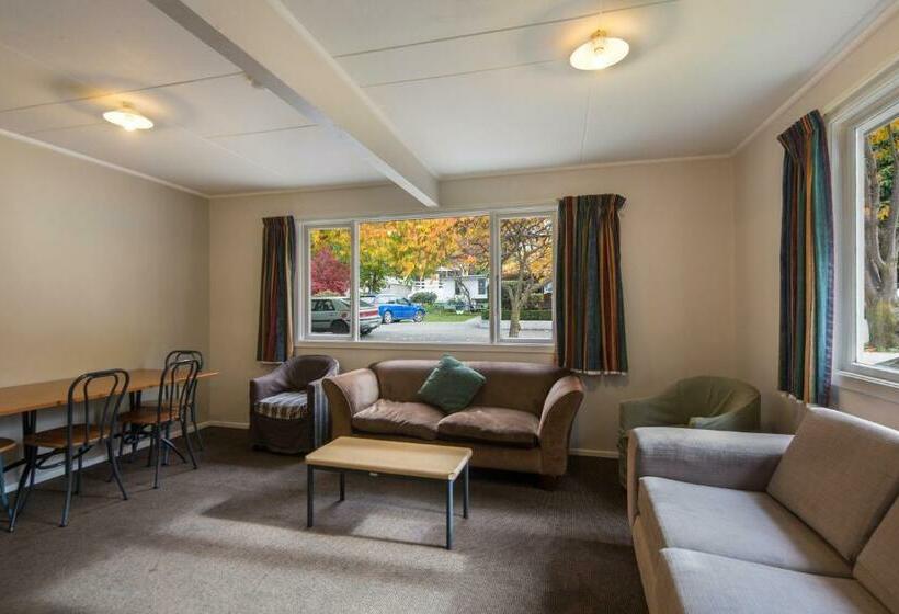 经济房, Pinewood Queenstown