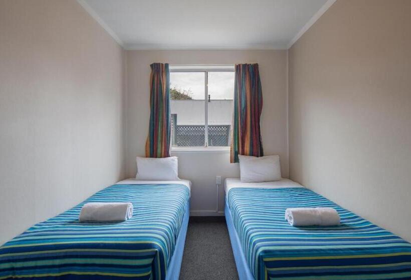 标准工作室, Pinewood Queenstown