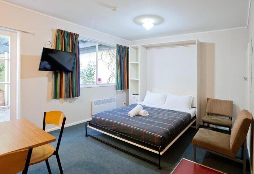 标准工作室, Pinewood Queenstown