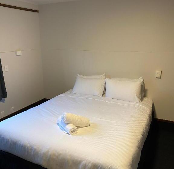 四人豪华间, Pinewood Queenstown