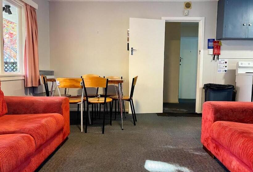 3间卧室的房子, Pinewood Queenstown