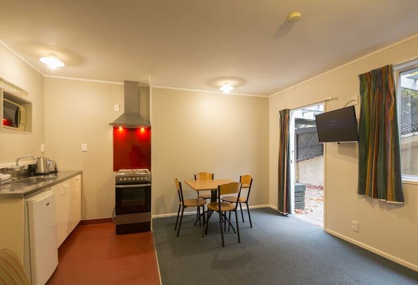 标准工作室, Pinewood Queenstown