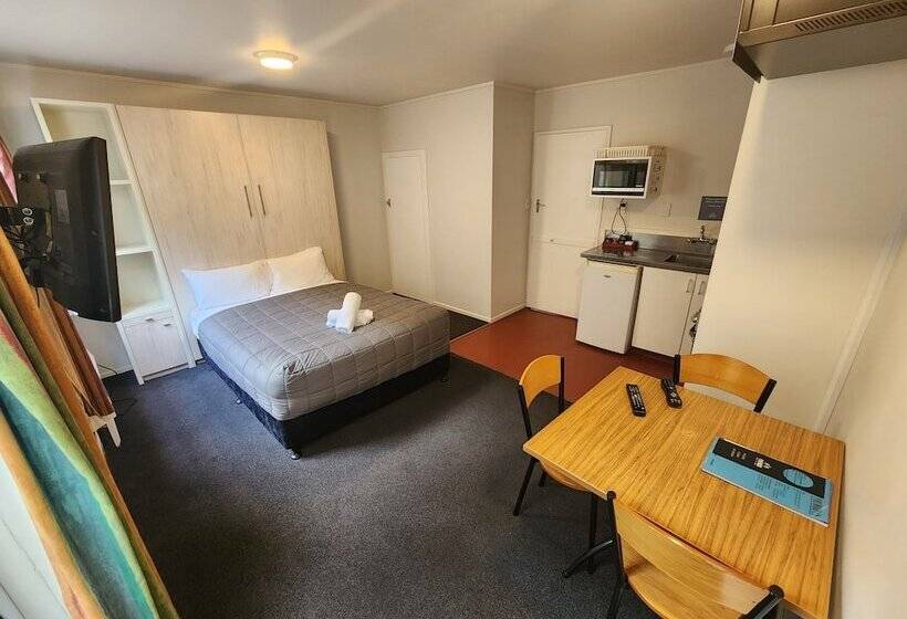 标准工作室, Pinewood Queenstown