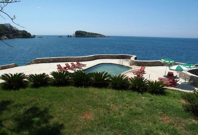 اتاق استاندارد با بالکن و چشمانداز دریا, R