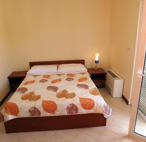 آپارتمان 2 خوابه با چشمانداز دریا, R