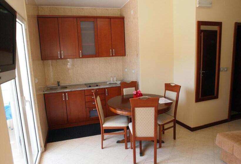 آپارتمان 2 خوابه با چشمانداز دریا, R