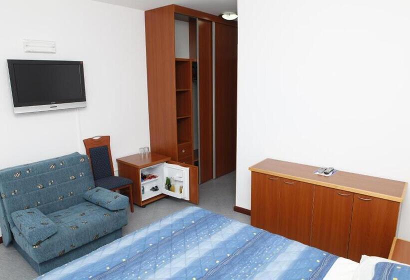 اتاق استاندارد با چشمانداز دریا, R