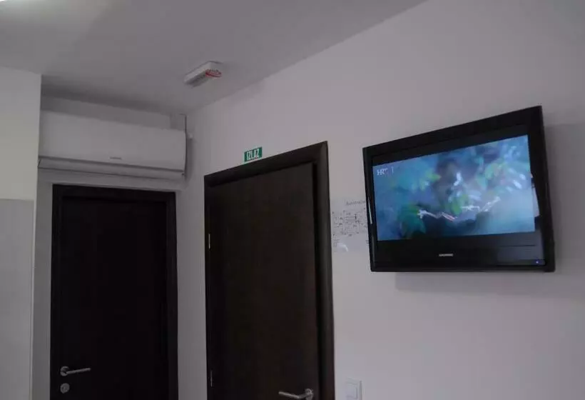 Standard Kolmen Hengen Huone, Rooms Levicki