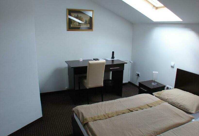 Номер Стандарт Трехместный, Rooms Levicki