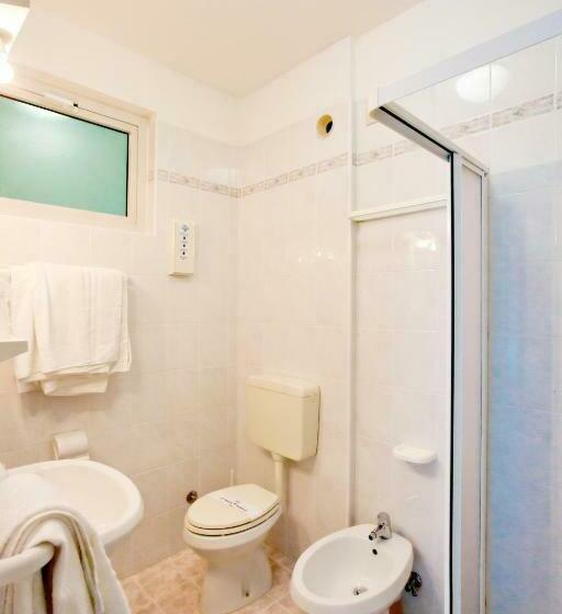 Pokój Rodzinny Widok Boczny Morze, Sanremo