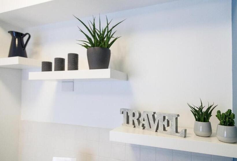 חדר סופריור עם מרפסת, St. Peter S View Apartment