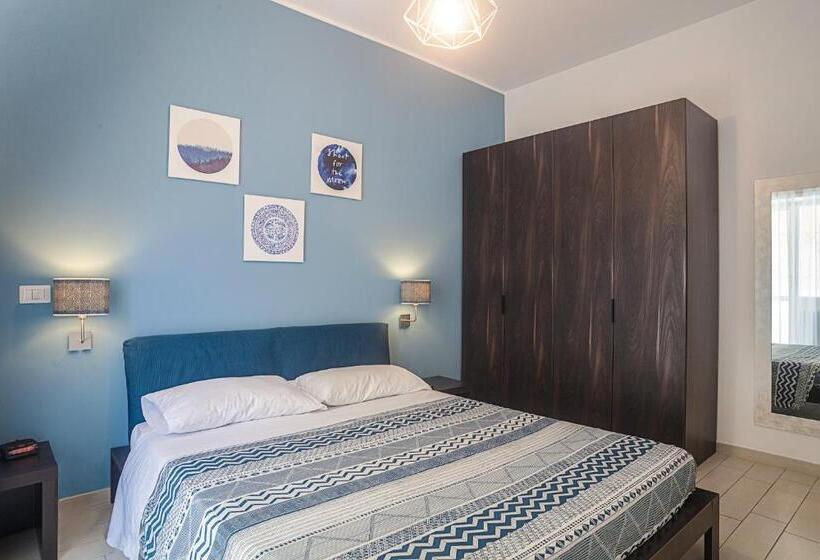 חדר סופריור עם מרפסת, St. Peter S View Apartment