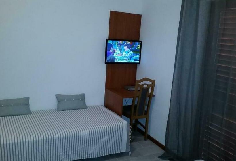 标准三人间, Stipe