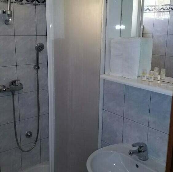 标准三人间, Stipe