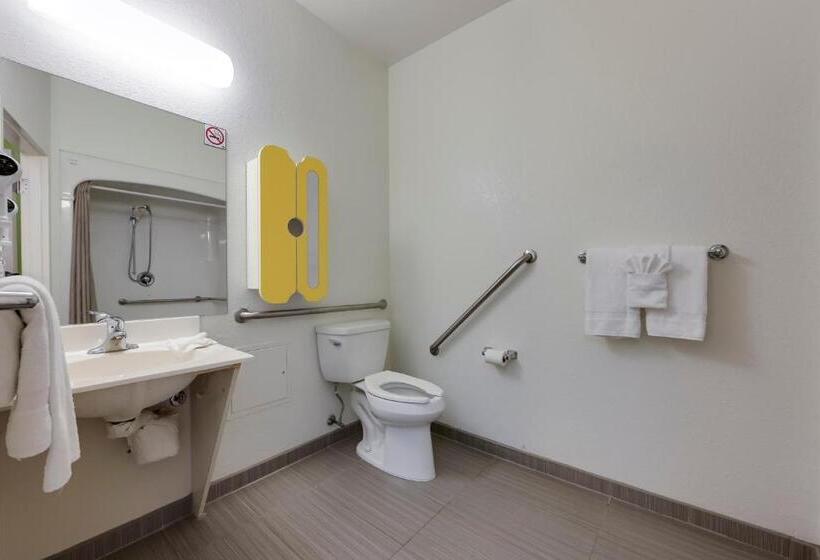 身障者適用スタンダードルーム, Studio 6 Toronto   Mississauga With Kitchenettes