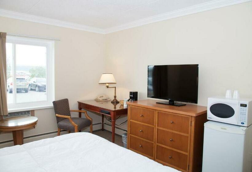 חדר סטנדרט שתי מיטות זוגיות, Twin Pine Inn & Suites