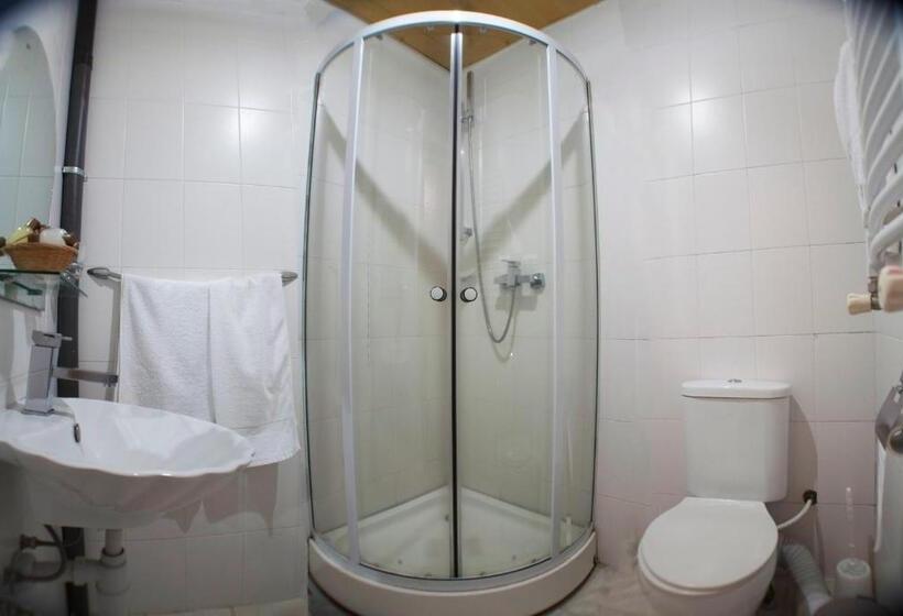 اتاق خانوادگی, World Of Gold