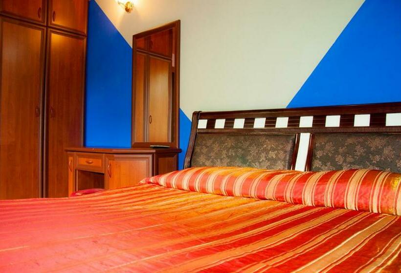 اتاق خانوادگی, World Of Gold