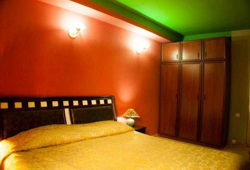 اتاق خانوادگی, World Of Gold