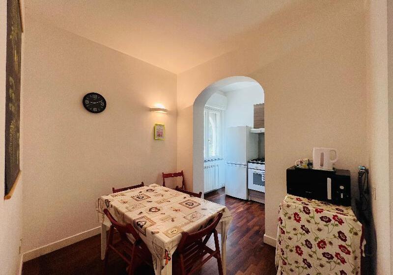 דירת שני חדרים, Yourhome   Villa Sorrento