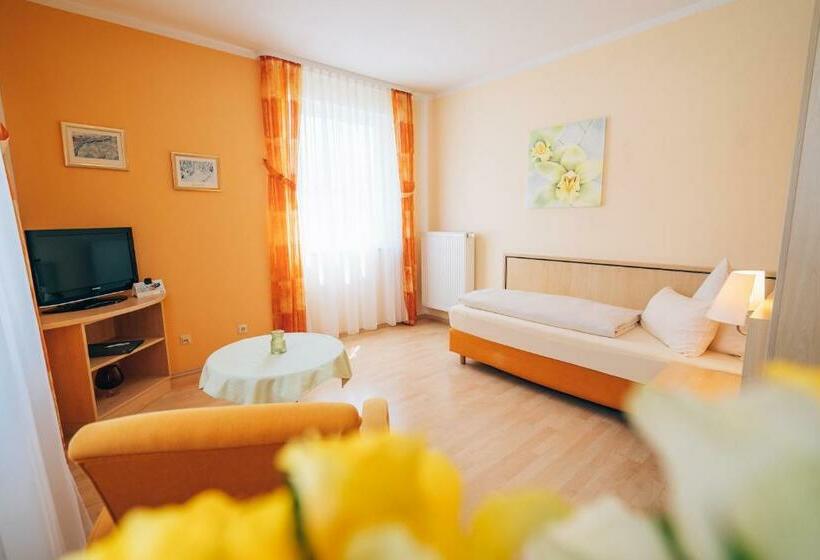 דירת חדר, Abenstal