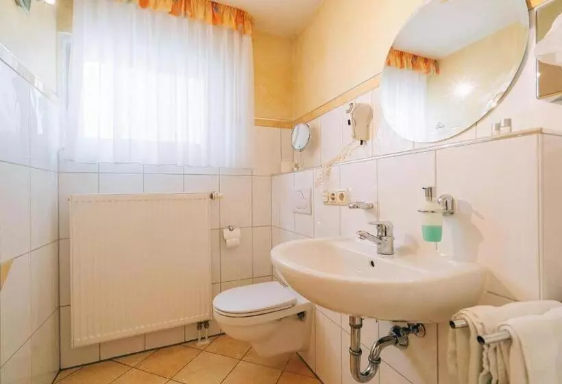 اتاق اکونومی یک تخته, Abenstal