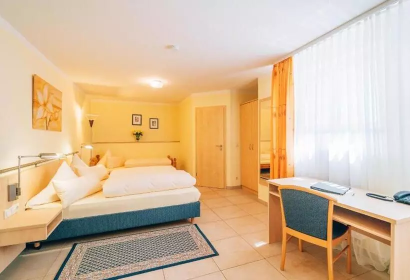 Economy Triple Room, Abenstal