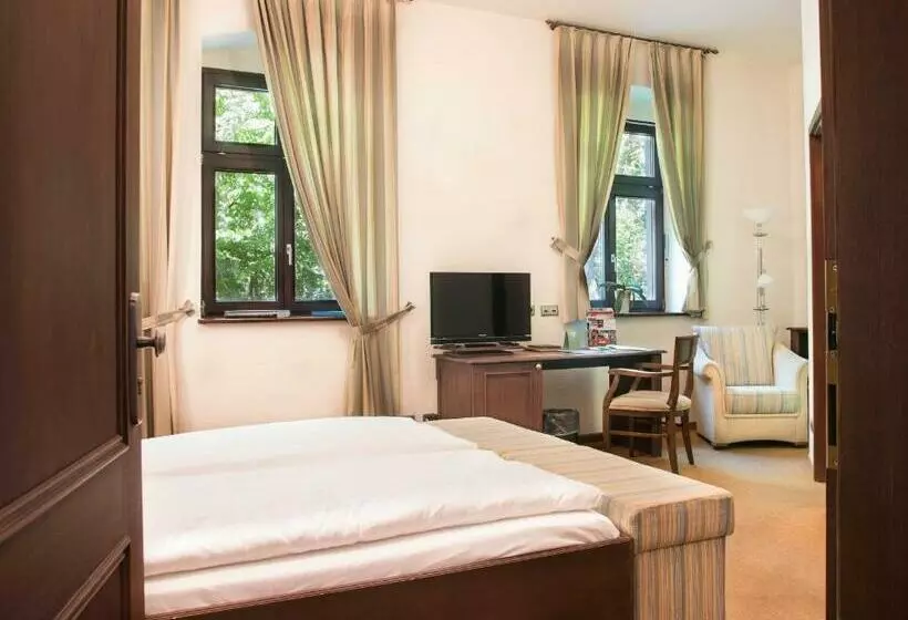Economy Room