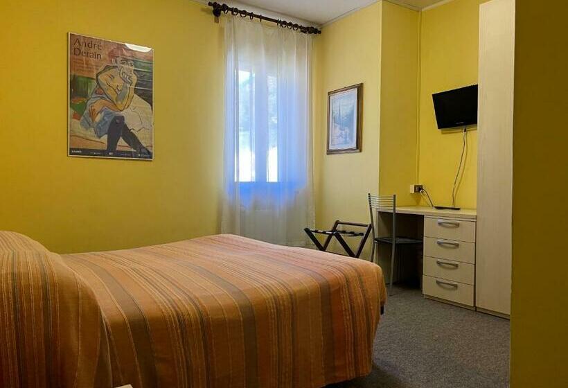 غرفة قياسية, Giardino