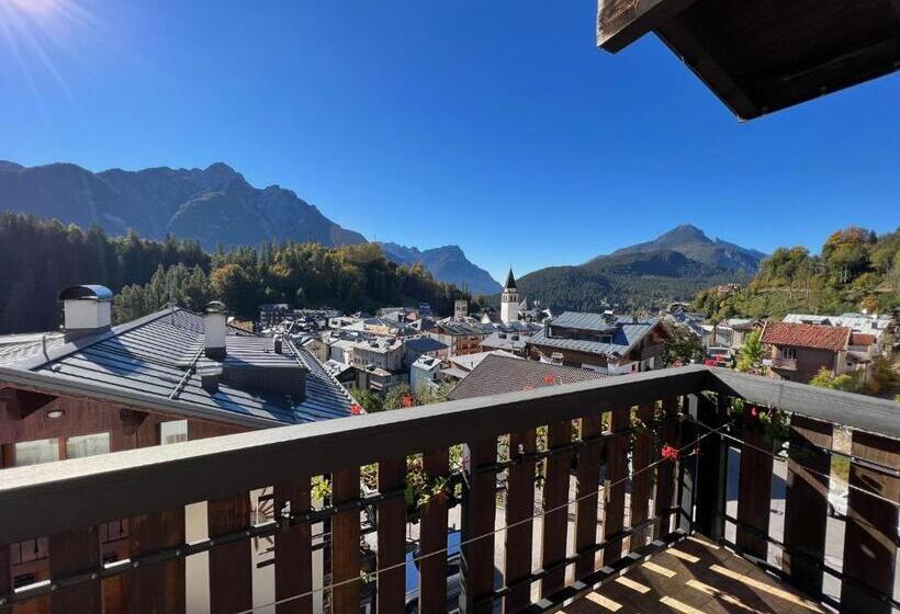 غرفة قياسية ثلاثية, Giardino