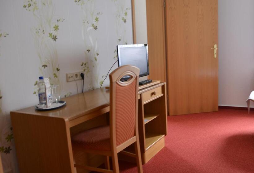 スタンダード4人部屋, Goldene Krone