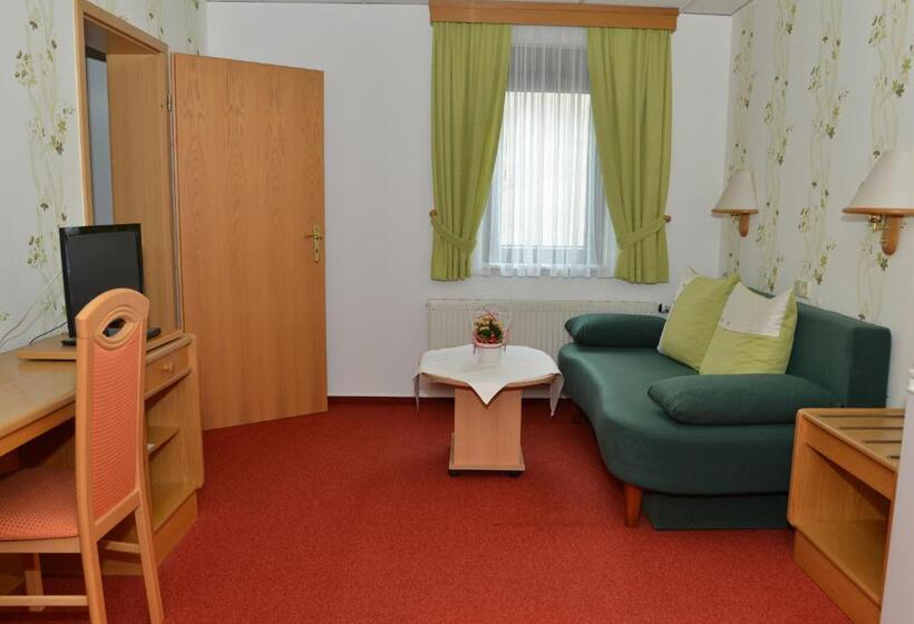 スタンダード4人部屋, Goldene Krone