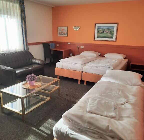 חדר סטנדרט לארבעה, Parkhotel Kevelaer