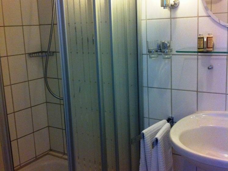 Номер Стандарт, Seeufer